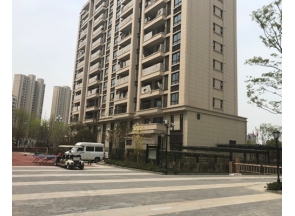內廣場
